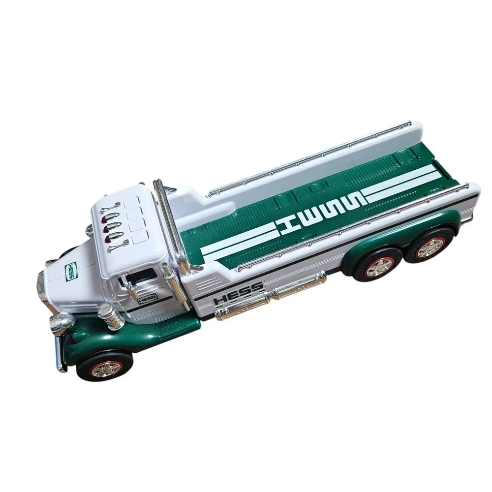 Hess Flatbed Truck 2022 with Led Lights & Sounds Toy Truck Vehicle Collectible - Picture 5 of 8